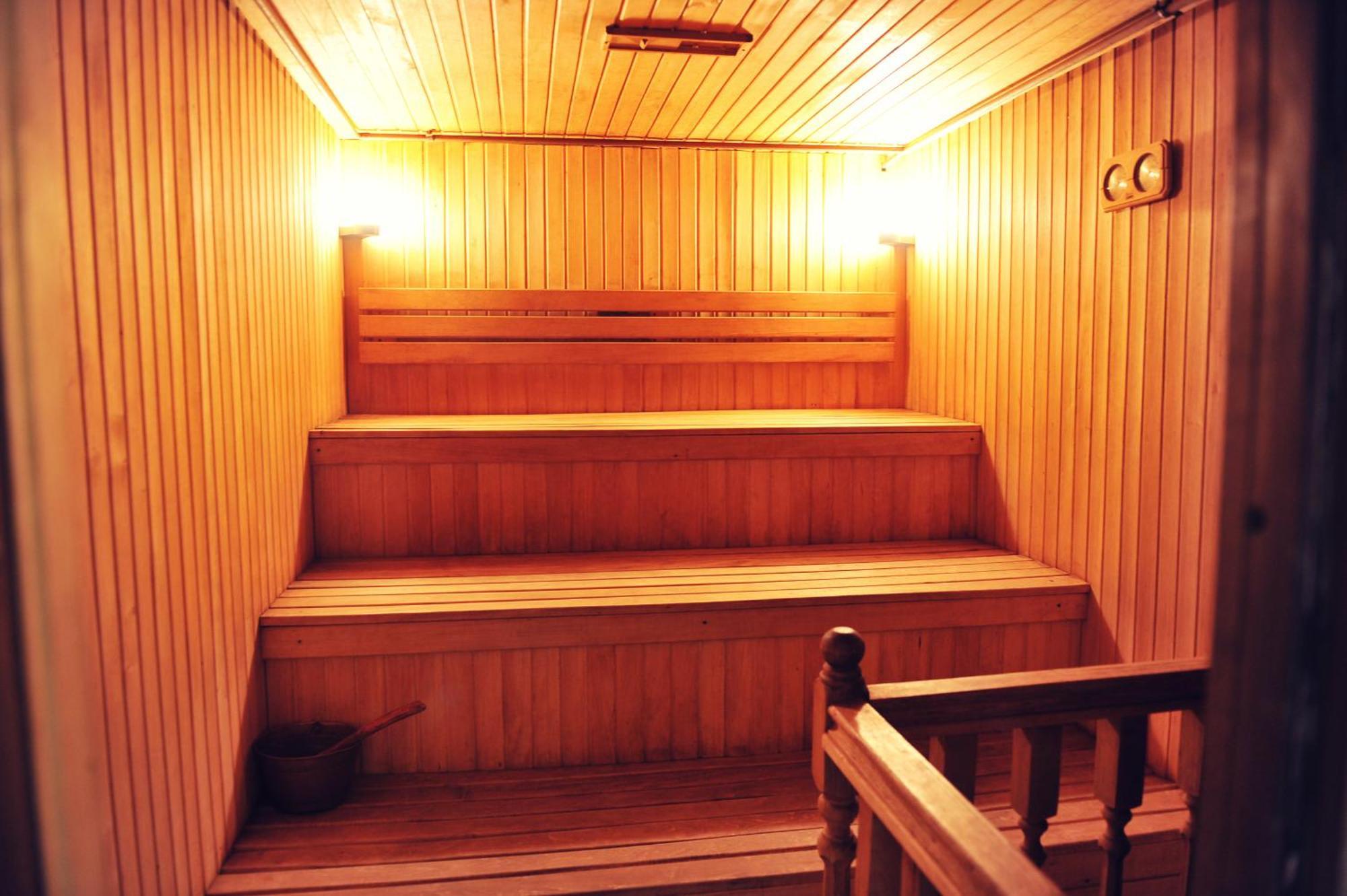 Hotel Koral Chernivtsi Ngoại thất bức ảnh