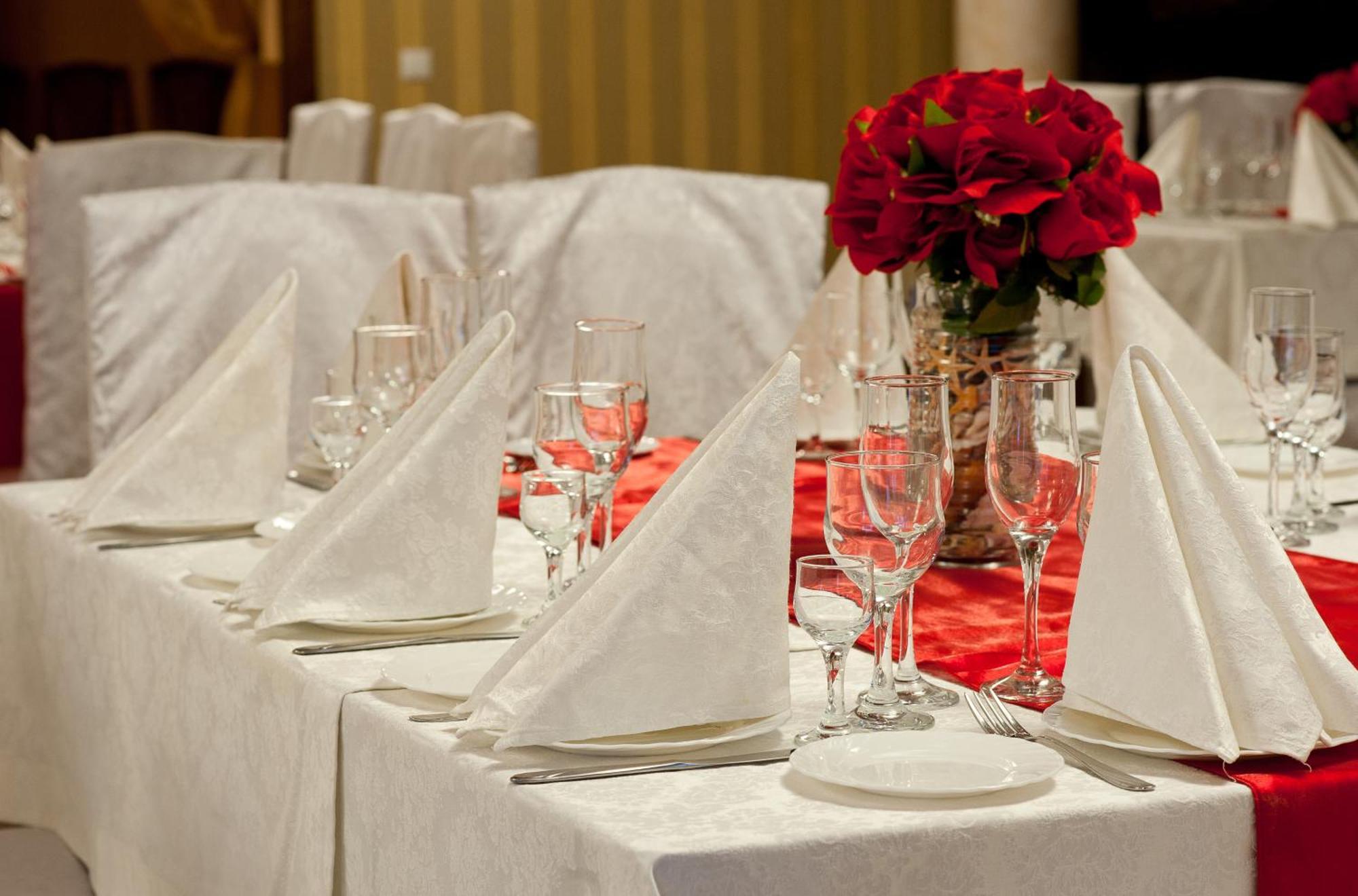 Hotel Koral Chernivtsi Ngoại thất bức ảnh