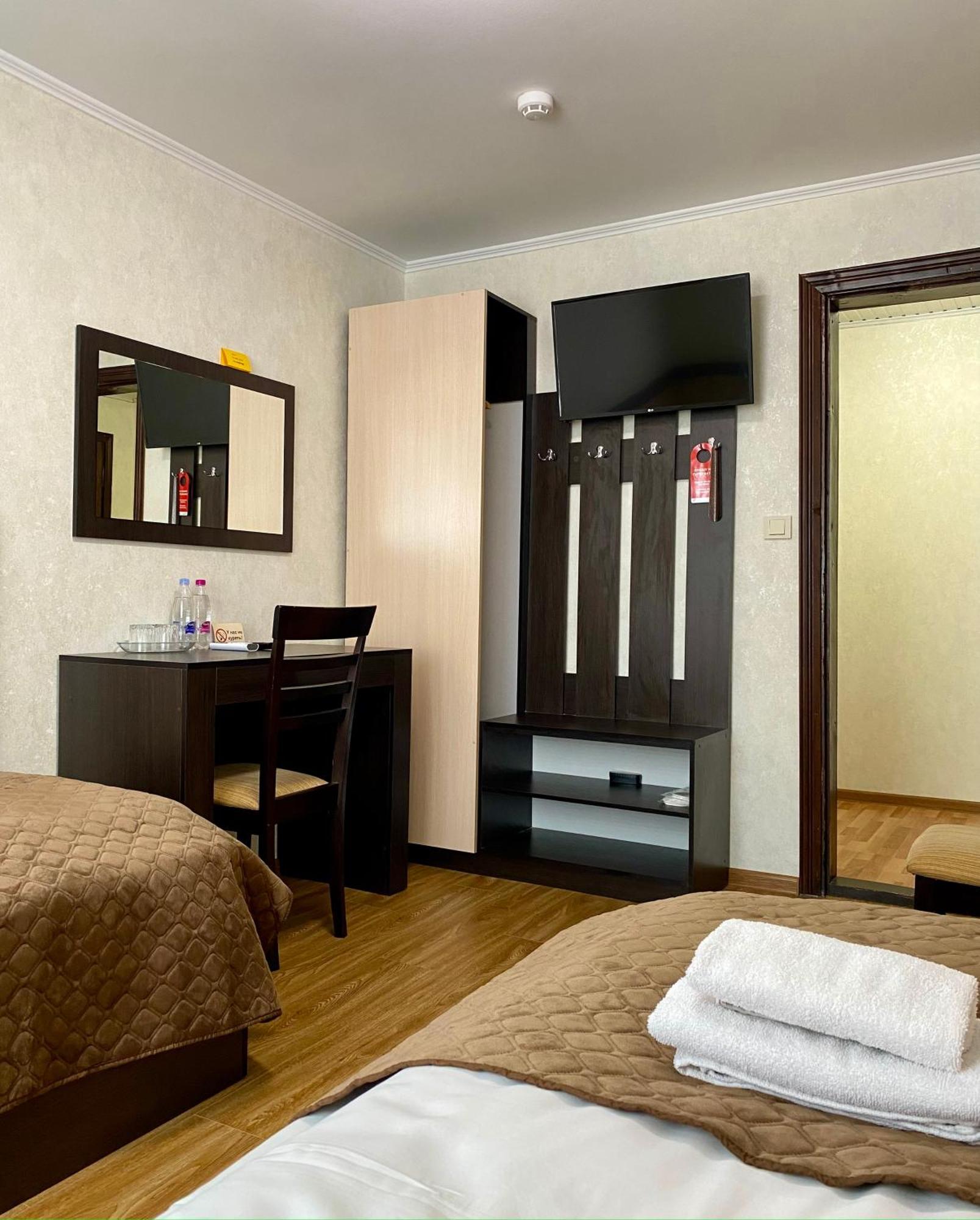 Hotel Koral Chernivtsi Ngoại thất bức ảnh