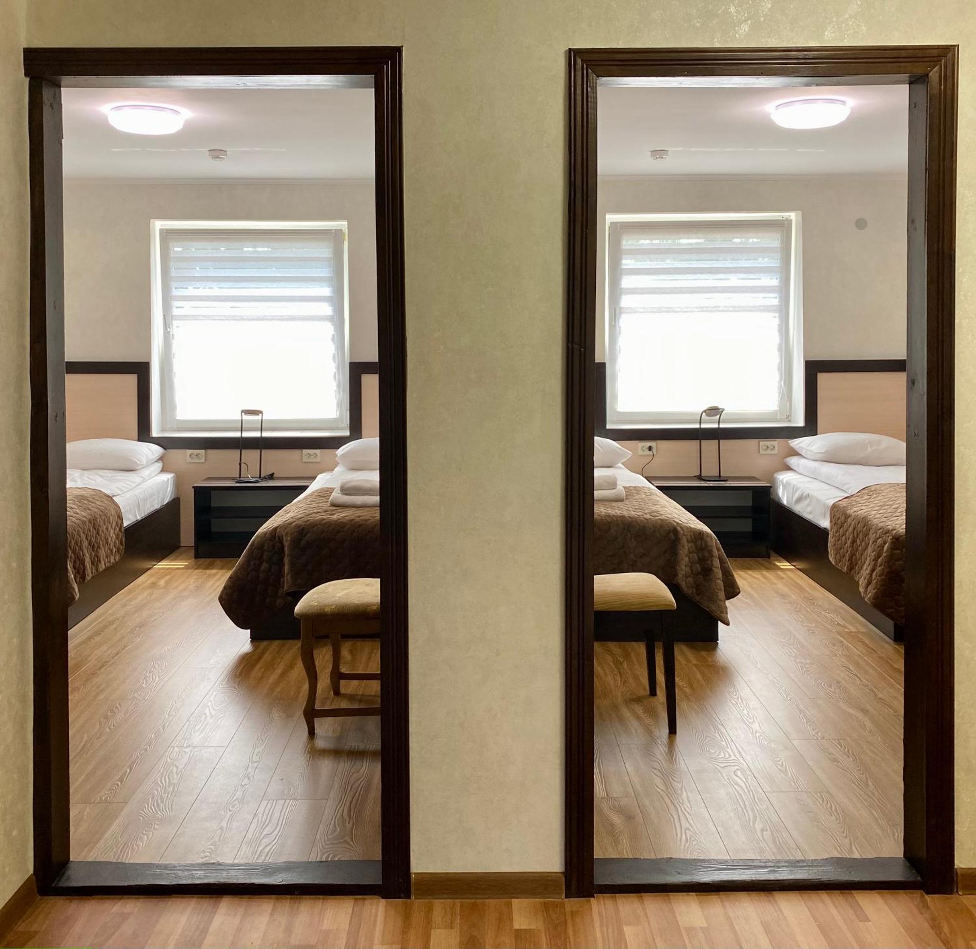 Hotel Koral Chernivtsi Ngoại thất bức ảnh