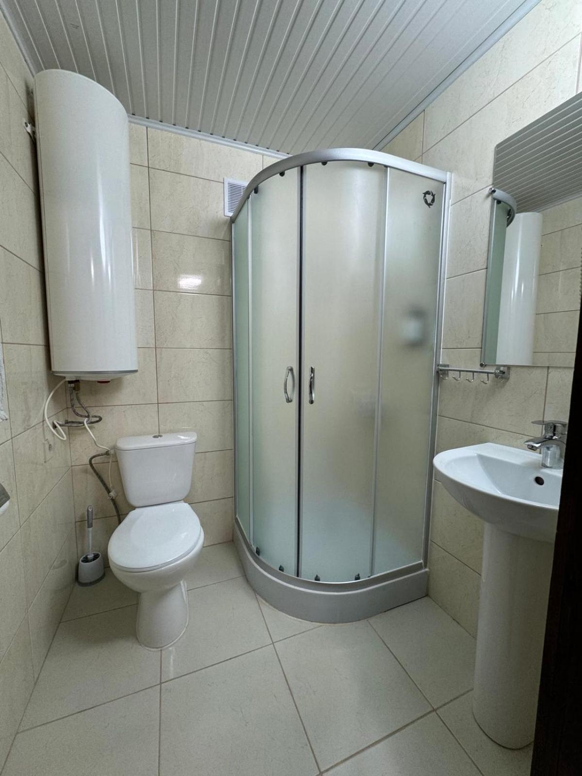 Hotel Koral Chernivtsi Ngoại thất bức ảnh