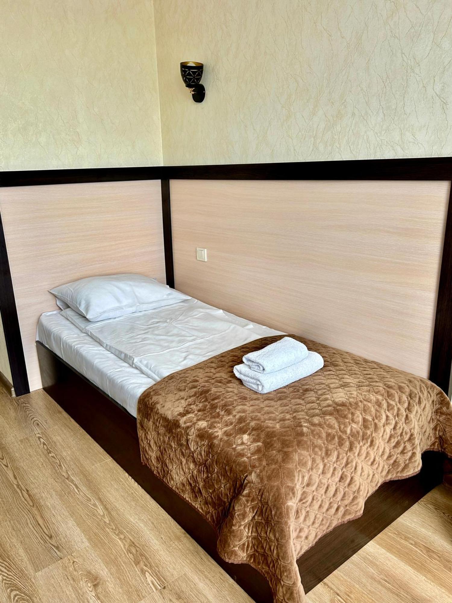 Hotel Koral Chernivtsi Ngoại thất bức ảnh