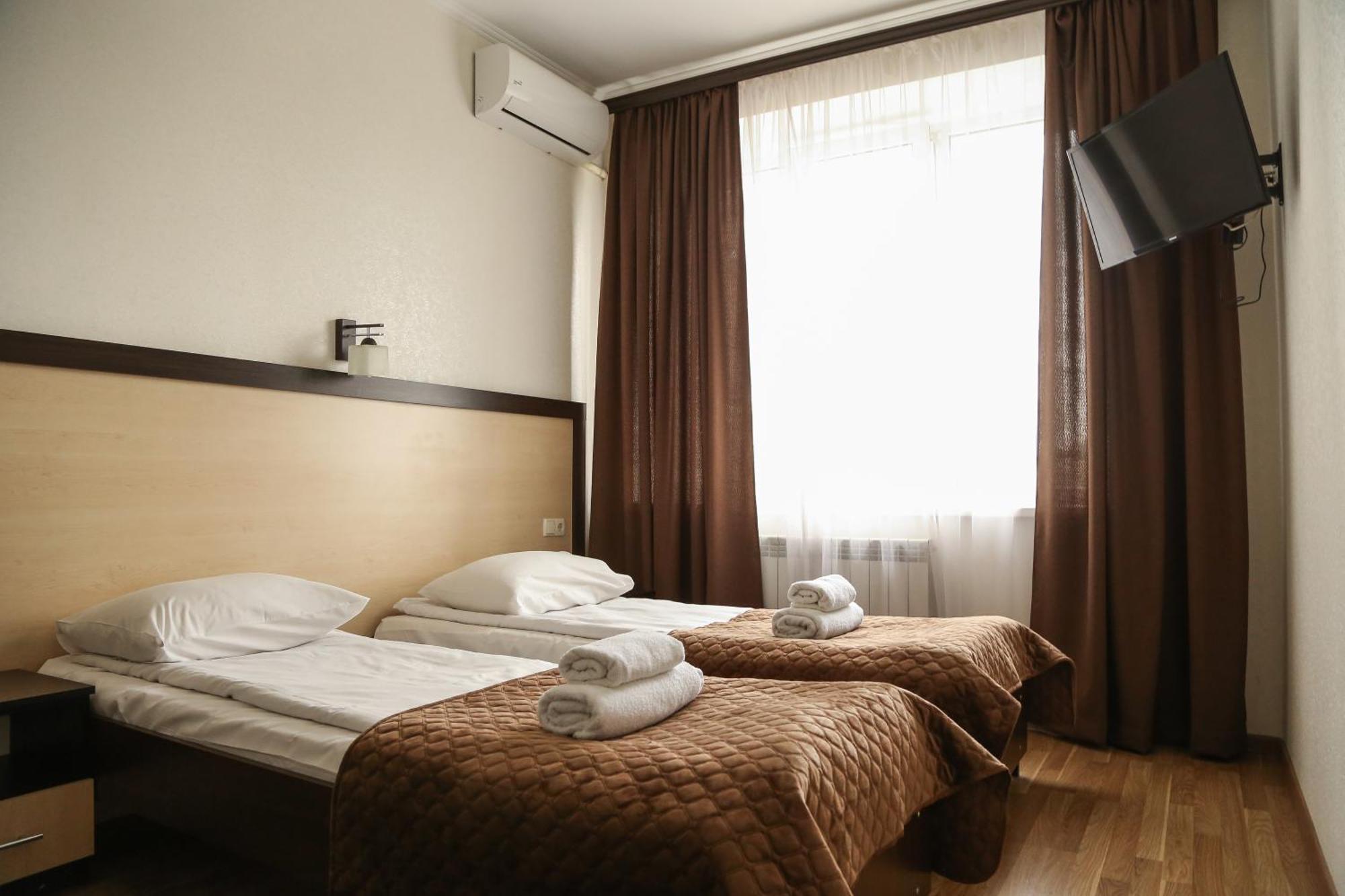 Hotel Koral Chernivtsi Ngoại thất bức ảnh